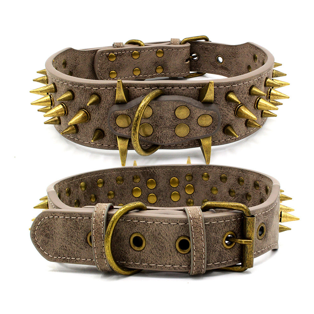 Collier clouté pour chiens – Style audacieux et robuste avec utilité renforcée